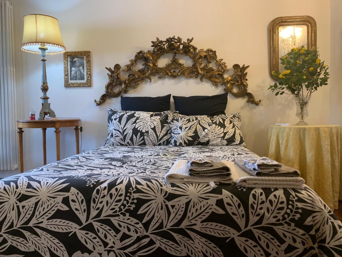 La Casa Di Emanuella - Rooms & International Suites Бари Экстерьер фото